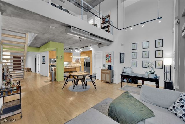 360 East Desert Inn Road 607, Las Vegas, NV 89109