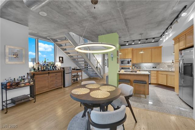 360 East Desert Inn Road 607, Las Vegas, NV 89109