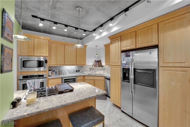 360 East Desert Inn Road 607, Las Vegas, NV 89109