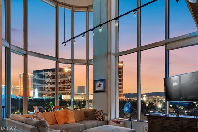 360 East Desert Inn Road 607, Las Vegas, NV 89109