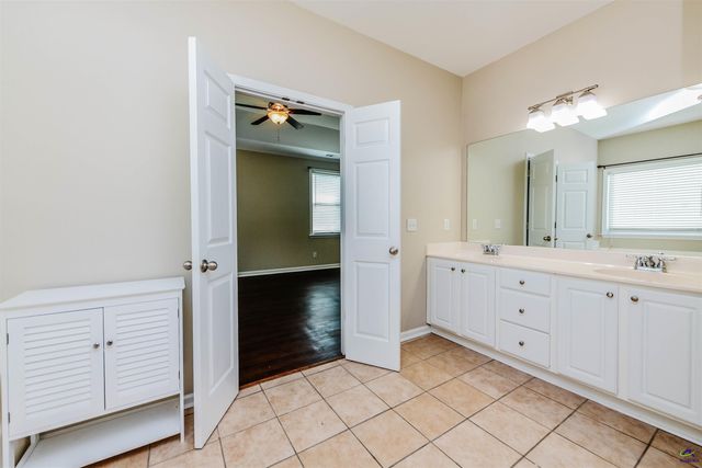 202 Stafford Beach Drive, Byron, GA 31008