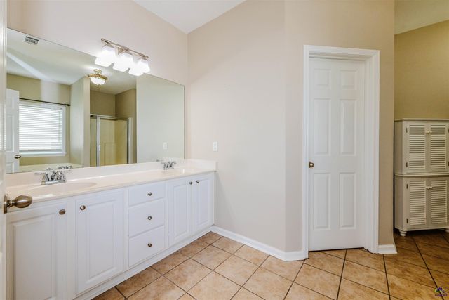 202 Stafford Beach Drive, Byron, GA 31008