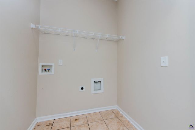 202 Stafford Beach Drive, Byron, GA 31008