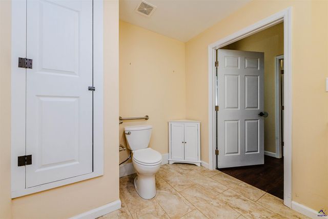 202 Stafford Beach Drive, Byron, GA 31008