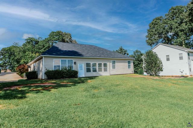 202 Stafford Beach Drive, Byron, GA 31008