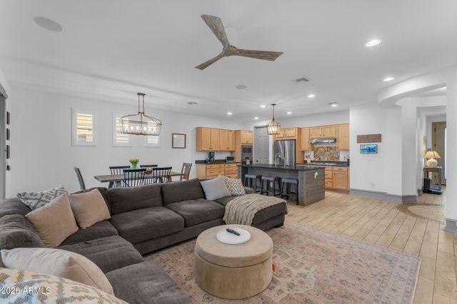 20282 E ARROWHEAD Trail, Queen Creek, AZ 85142