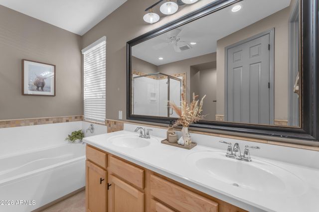 20282 E ARROWHEAD Trail, Queen Creek, AZ 85142