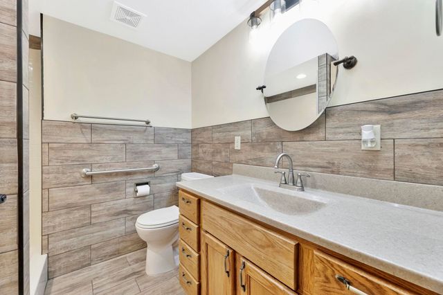 240 Warren, El Dorado, KS 67042