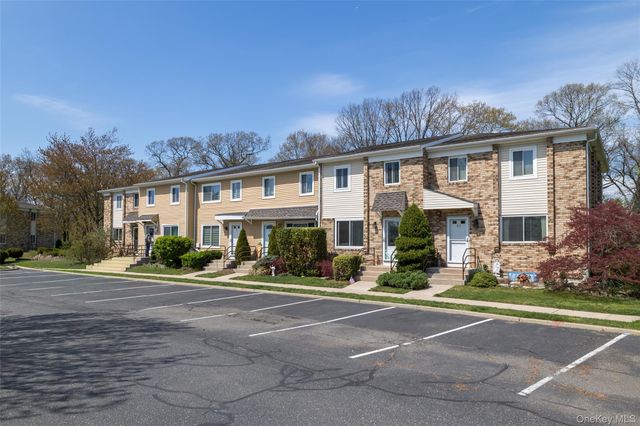 83 Town House Drive, Massapequa Park, NY 11762