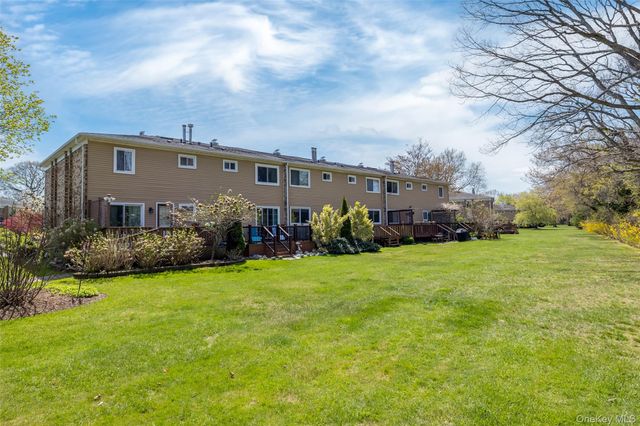 83 Town House Drive, Massapequa Park, NY 11762