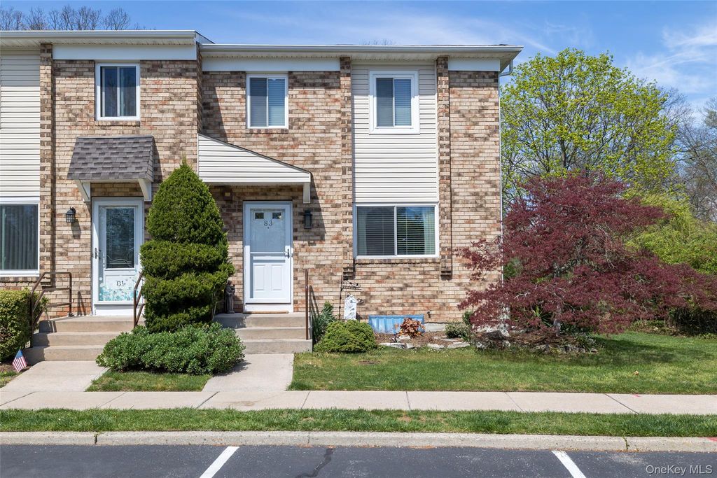 83 Town House Drive, Massapequa Park, NY 11762