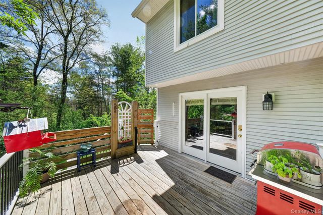 34 Barkit Kennel Road, Pleasant Valley, NY 12569