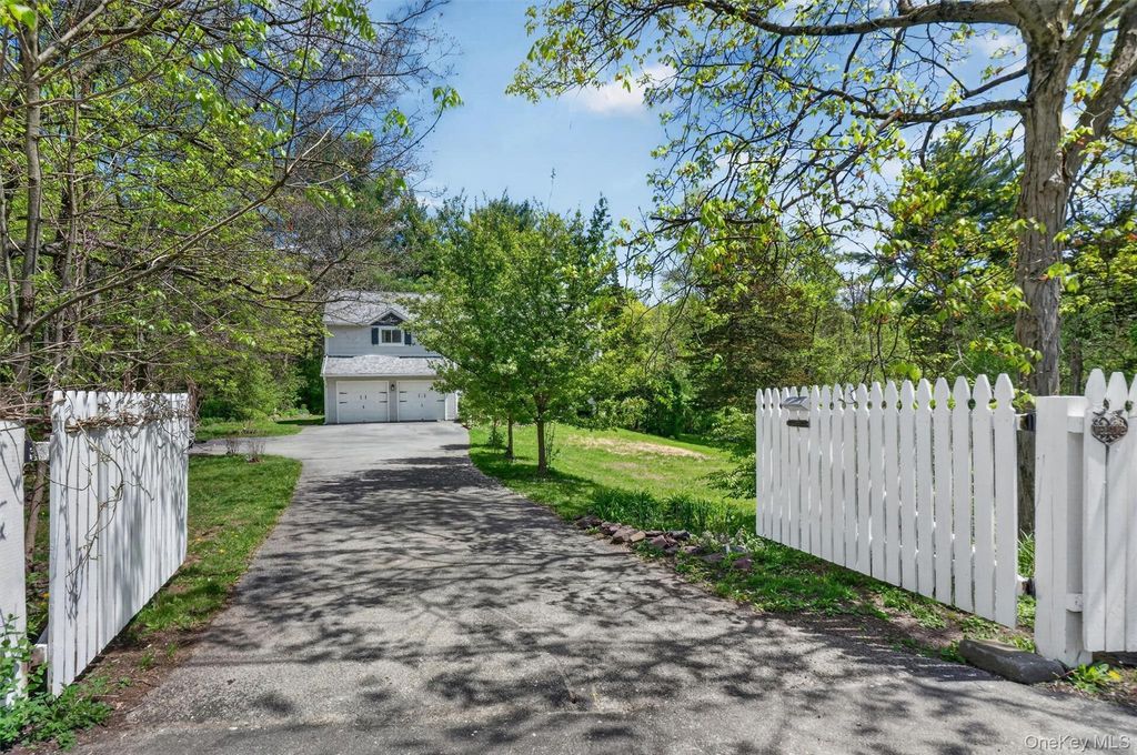 34 Barkit Kennel Road, Pleasant Valley, NY 12569