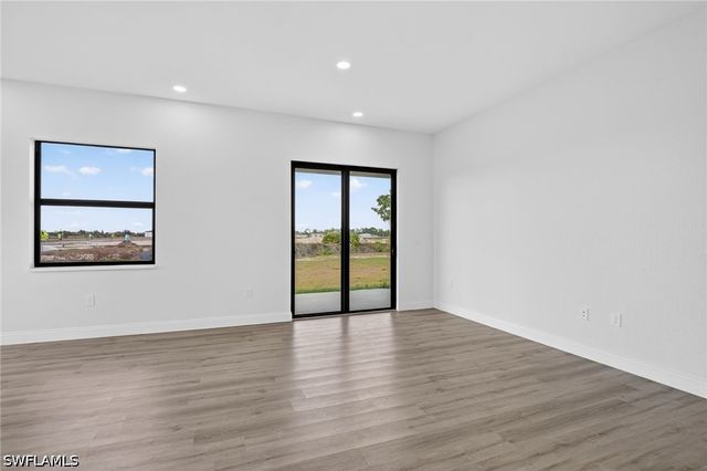 560 Genoa AVE S, Lehigh Acres, FL 33974