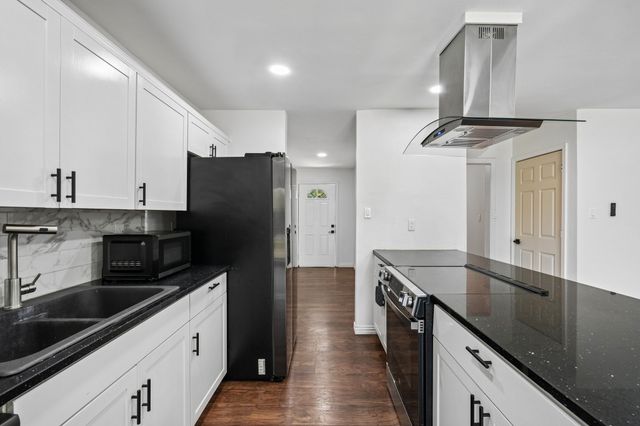 5564 Ragan Drive, The Colony, TX 75056