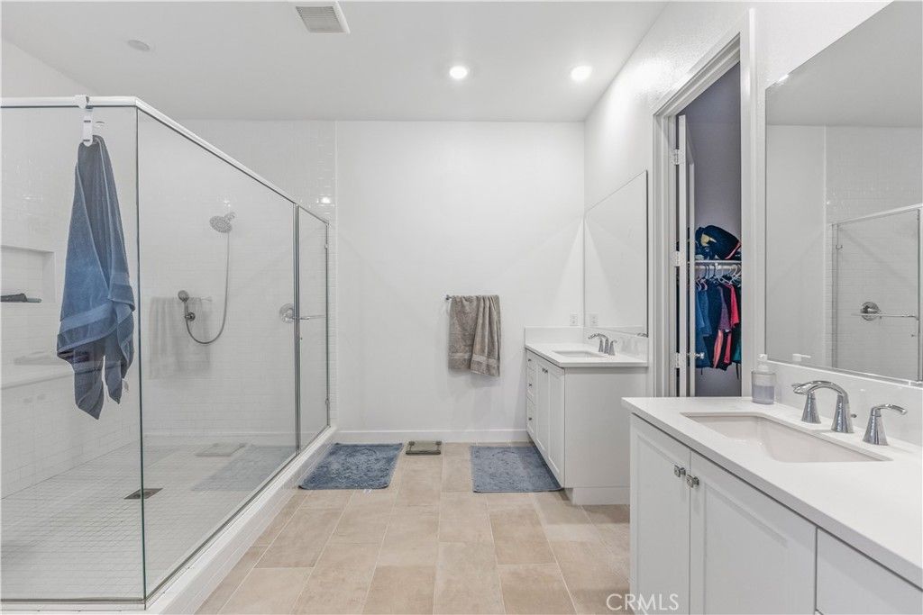 Image 11 of property listing at 27227 Diamond Peak Lane 302, Valencia, CA 91381