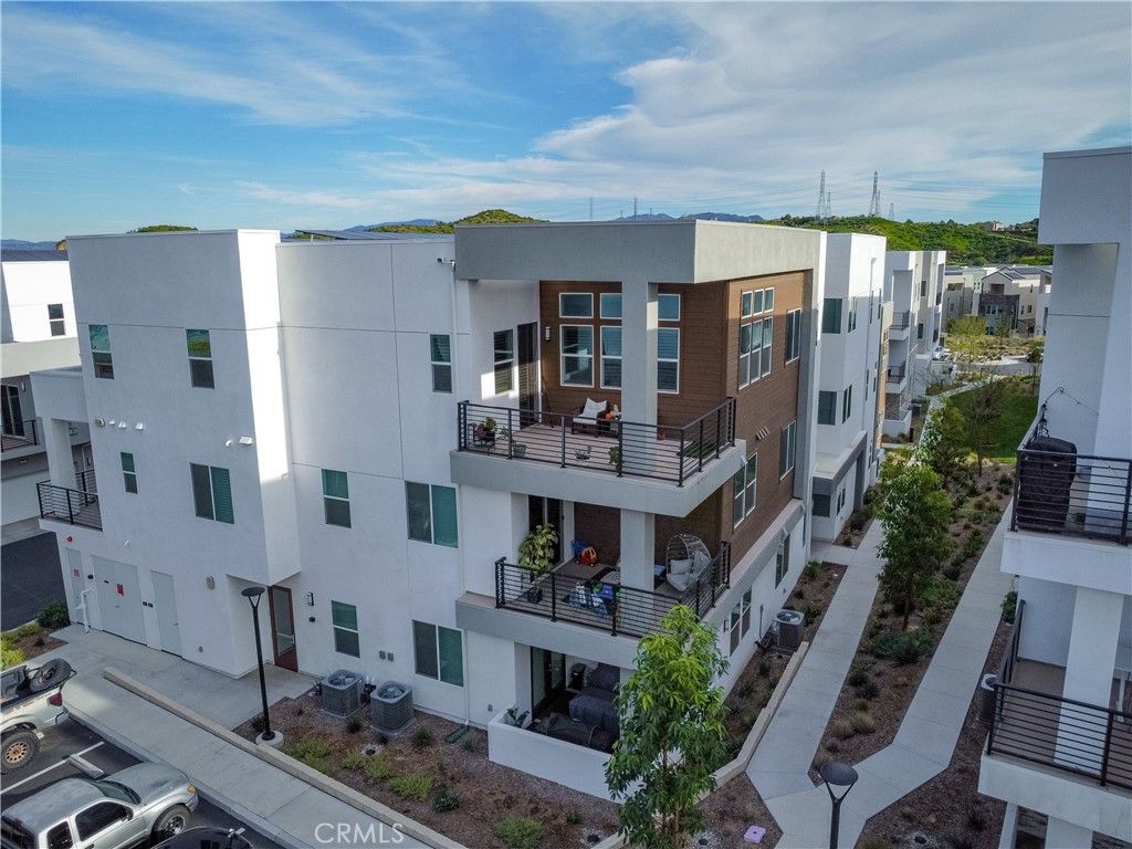 Image 23 of property listing at 27227 Diamond Peak Lane 302, Valencia, CA 91381