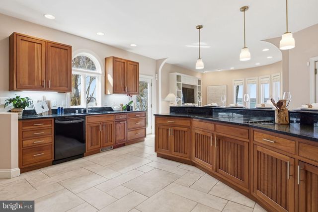 922 OLD COUNTY RD, Severna Park, MD 21146