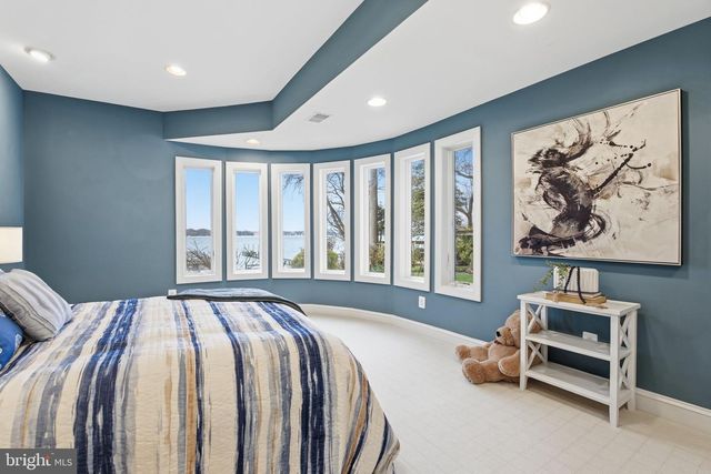 922 OLD COUNTY RD, Severna Park, MD 21146