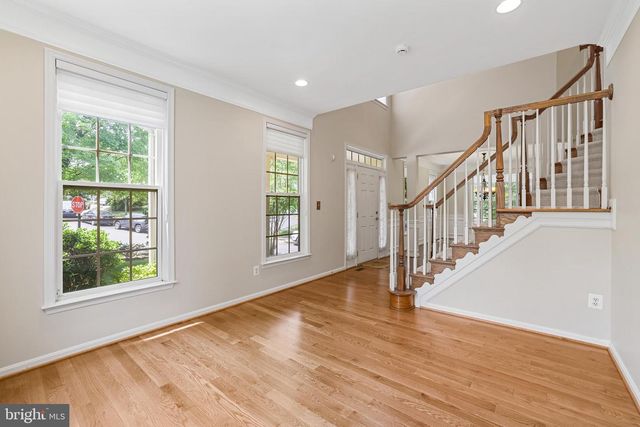 21565 CENTER POINT CIR, Ashburn, VA 20147