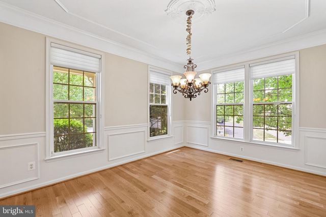 21565 CENTER POINT CIR, Ashburn, VA 20147