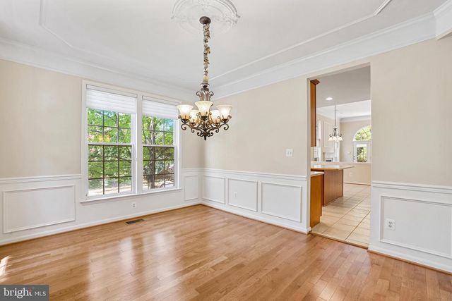 21565 CENTER POINT CIR, Ashburn, VA 20147