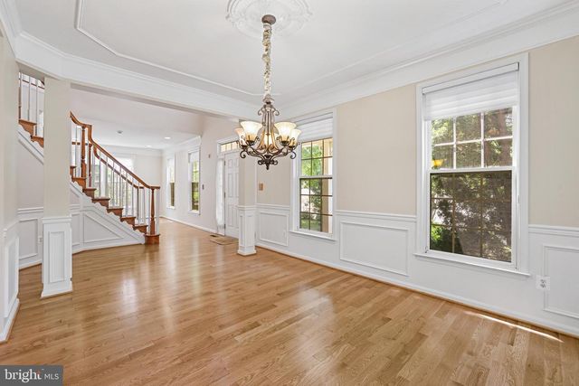 21565 CENTER POINT CIR, Ashburn, VA 20147