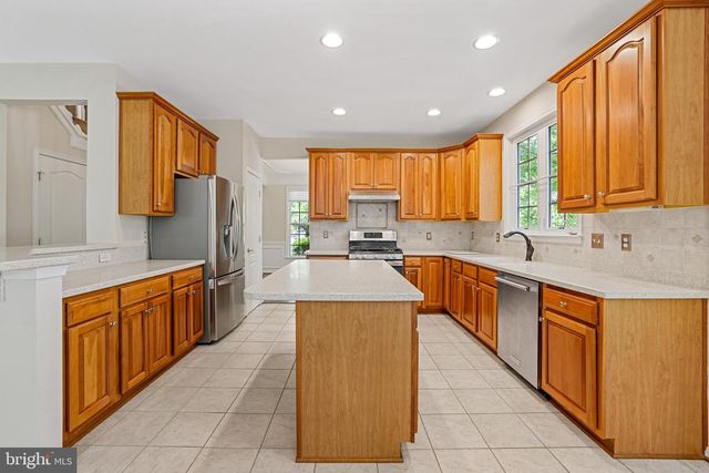 21565 CENTER POINT CIR, Ashburn, VA 20147