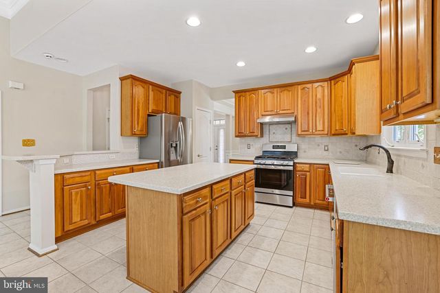 21565 CENTER POINT CIR, Ashburn, VA 20147
