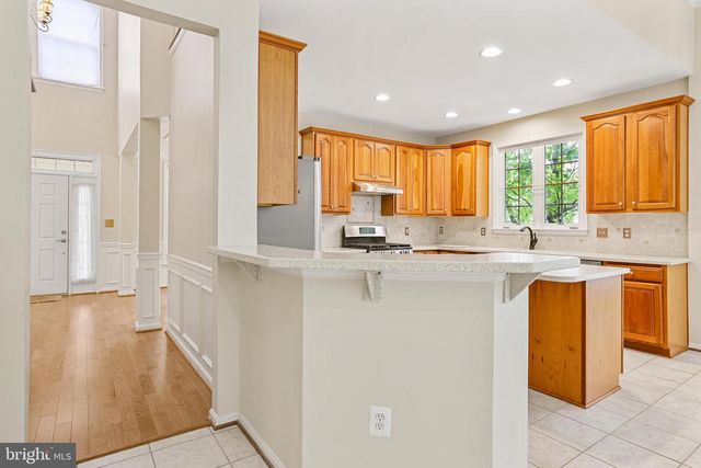 21565 CENTER POINT CIR, Ashburn, VA 20147