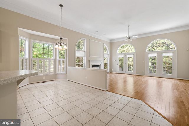 21565 CENTER POINT CIR, Ashburn, VA 20147