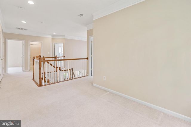 21565 CENTER POINT CIR, Ashburn, VA 20147