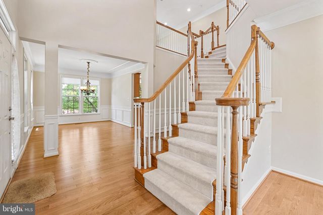 21565 CENTER POINT CIR, Ashburn, VA 20147