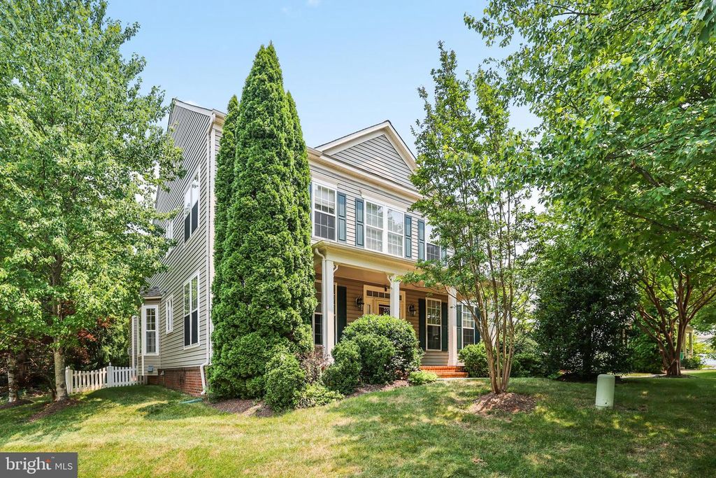 21565 CENTER POINT CIR, Ashburn, VA 20147