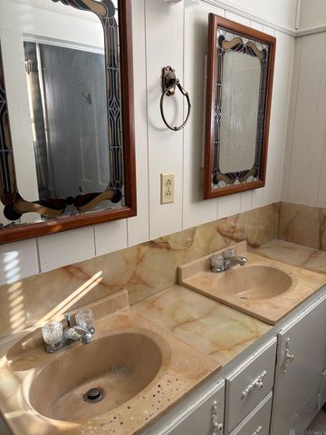 208 St Patrick St, Donaldsonville, LA 70346