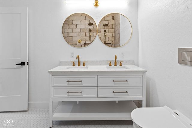 206 N Beville Avenue, Indianapolis, IN 46201