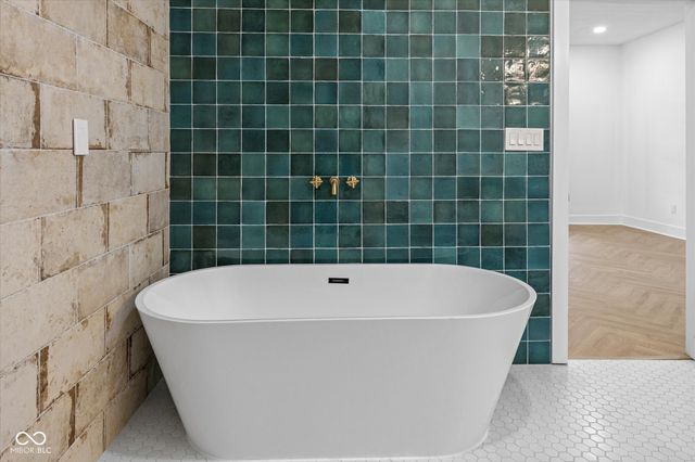 206 N Beville Avenue, Indianapolis, IN 46201