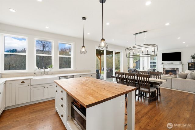 10605 164th Avenue Ct E, Bonney Lake, WA 98391