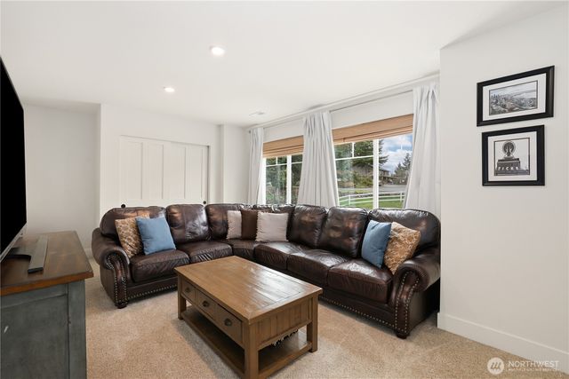 10605 164th Avenue Ct E, Bonney Lake, WA 98391