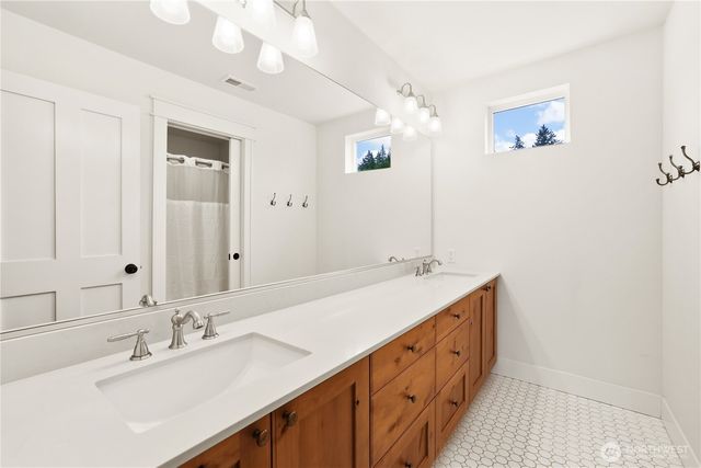 10605 164th Avenue Ct E, Bonney Lake, WA 98391