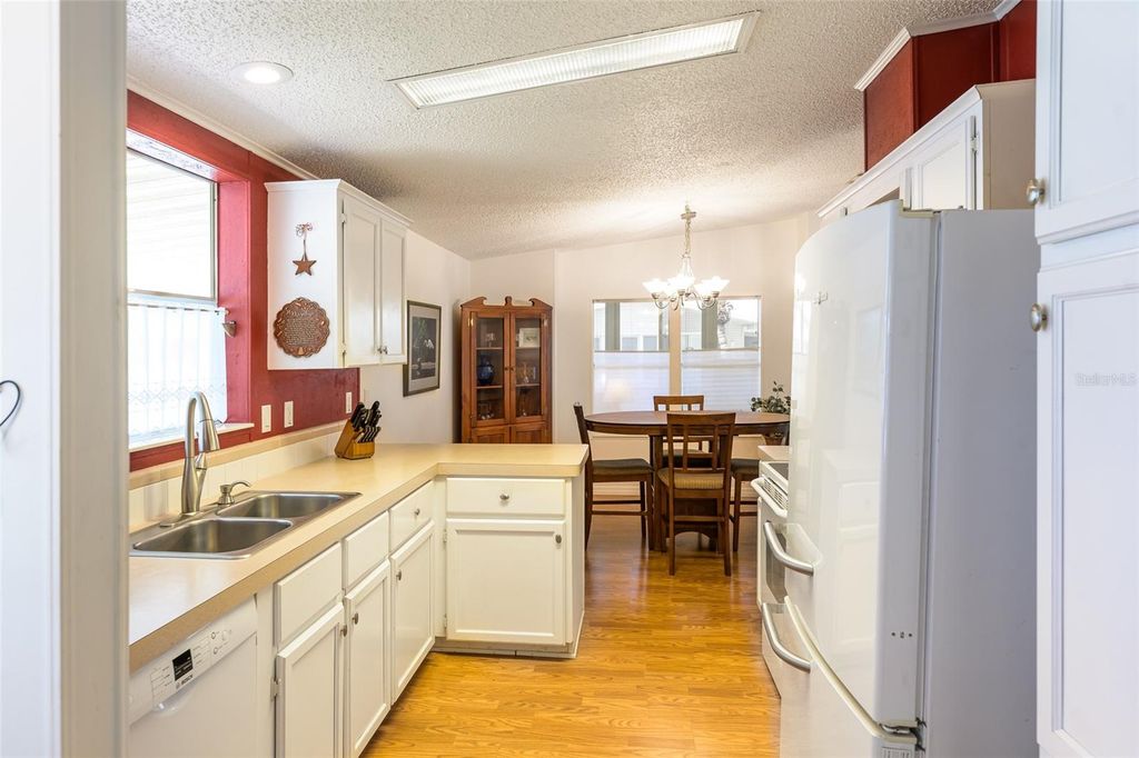Image 11 of property listing at 5707 45TH STREET E 222, Bradenton, FL 34203
