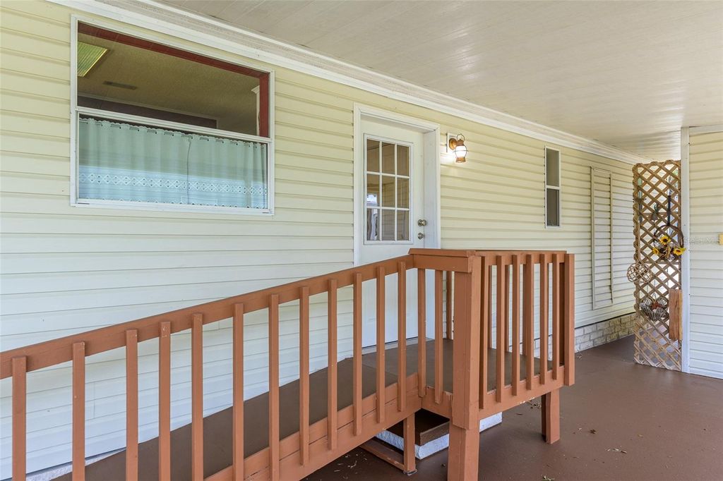 Image 7 of property listing at 5707 45TH STREET E 222, Bradenton, FL 34203