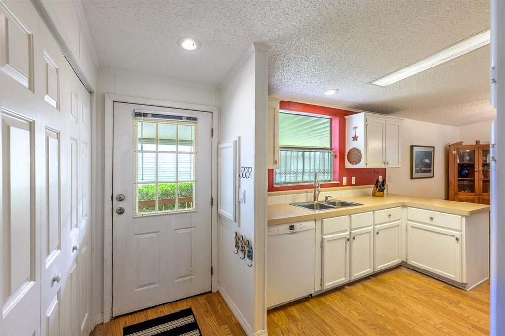 Image 10 of property listing at 5707 45TH STREET E 222, Bradenton, FL 34203
