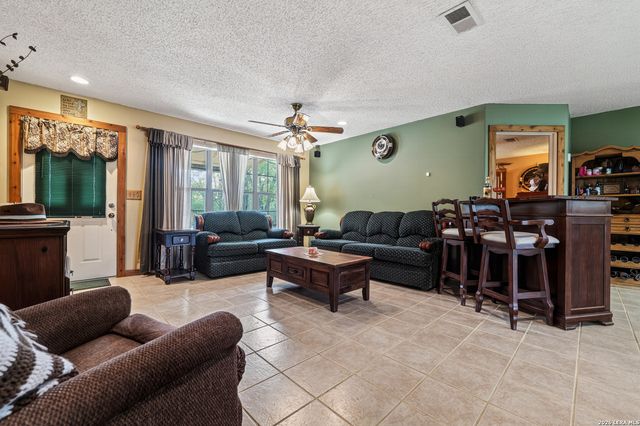 6360 Fm 1104, Kingsbury, TX 78638