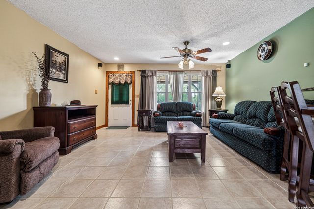 6360 Fm 1104, Kingsbury, TX 78638