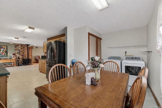 6360 Fm 1104, Kingsbury, TX 78638