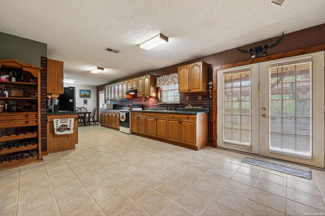 6360 Fm 1104, Kingsbury, TX 78638