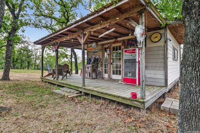 6360 Fm 1104, Kingsbury, TX 78638