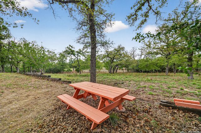 6360 Fm 1104, Kingsbury, TX 78638