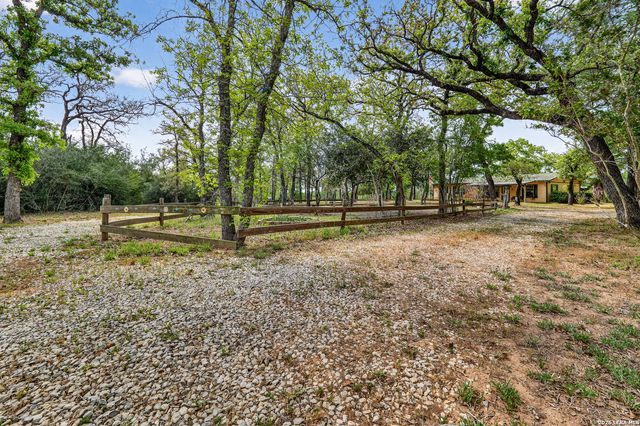 6360 Fm 1104, Kingsbury, TX 78638